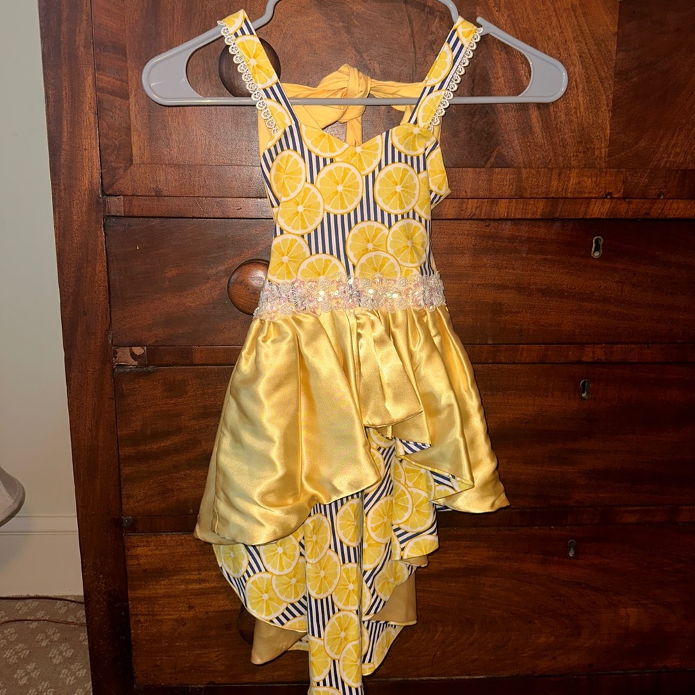 Custom Unknown designer Lemon Outfit